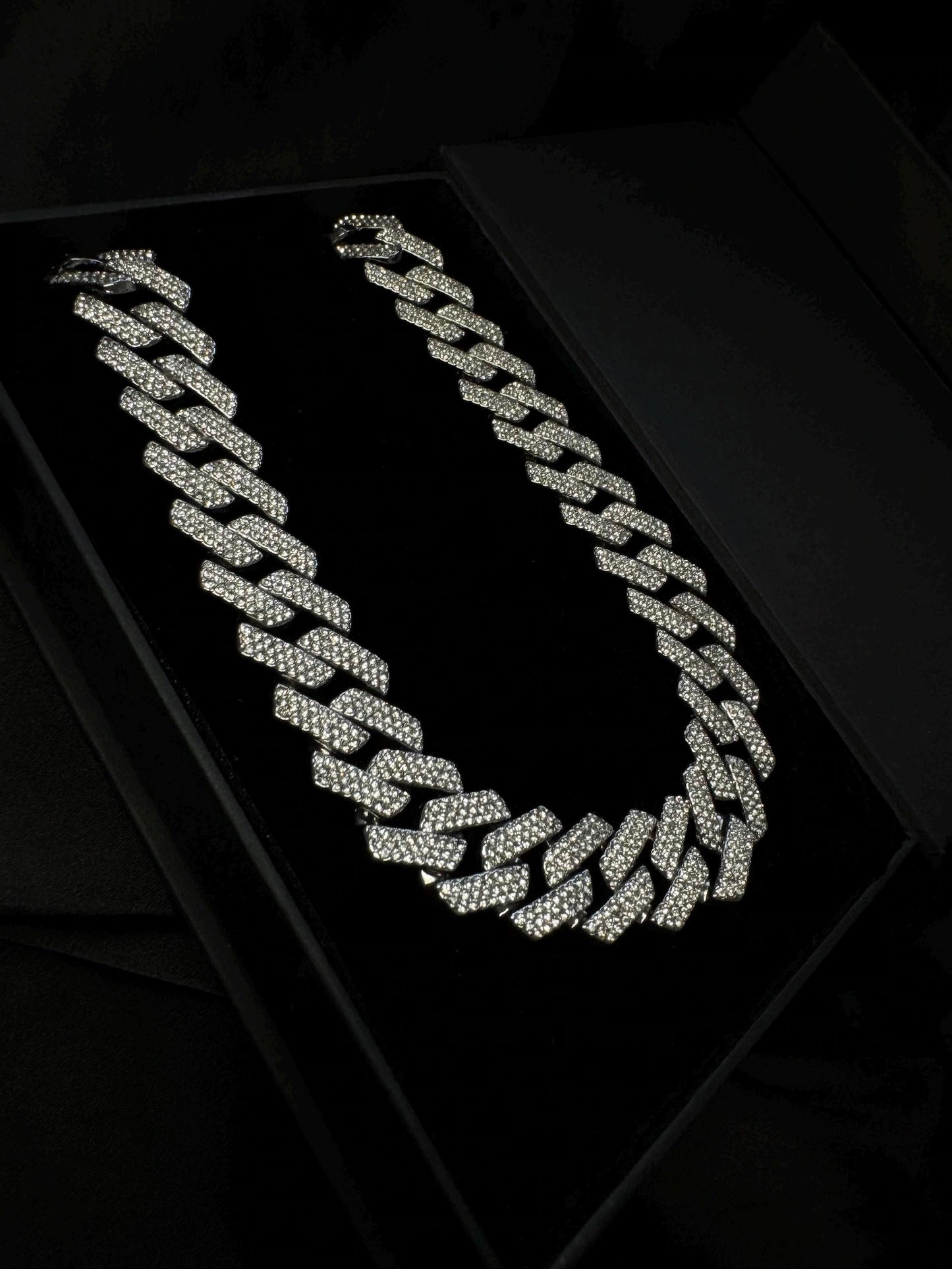 ICE Cuban Link Chain – Heavyweight 925 Sterling Silver Fully Iced Out (55cm)