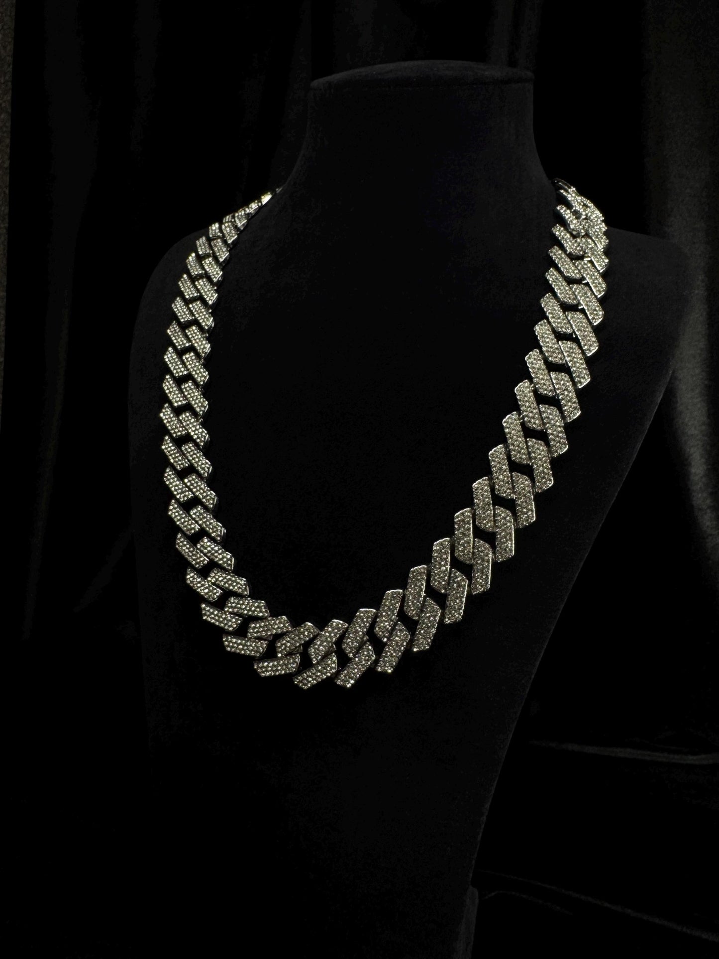 ICE Cuban Link Chain – Heavyweight 925 Sterling Silver Fully Iced Out (55cm)